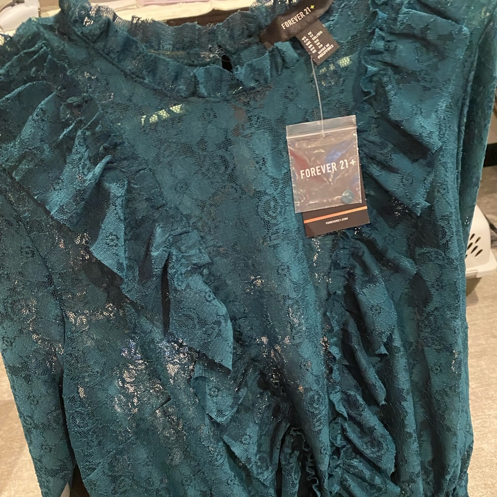 Forever 21 emerald green lace peplum top size XL